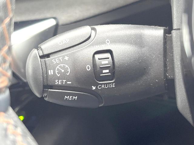 ５００８ ＧＴ　ブルーＨＤｉ　純正ナビＴＶ　ＡｐｐｌｅＣａｒＰｌａｙ　バックカメラ　アダプティブクルーズ　衝突軽減　パワーバックドア　アドバンスドグリップコントロール　ハーフレザーシート　純正１８インチアルミ　ＥＴＣ　禁煙車（6枚目）