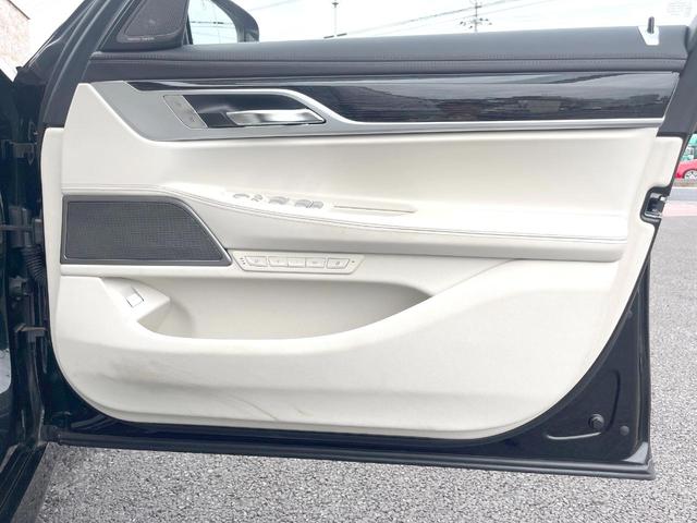 ７シリーズ ７４０ｉ　Ｍスポーツ　サンルーフ　革シート　ＯＰ２０インチＡＷ　レーザーライト　純正ナビＴＶ　３６０度カメラ　ｈａｒｍａｎ－ｋａｒｄｏｎ　ＨＵＤ　アクティブクルコン　パワーシート　シートヒーター　パドルシフト　ＥＴＣ　禁煙（55枚目）