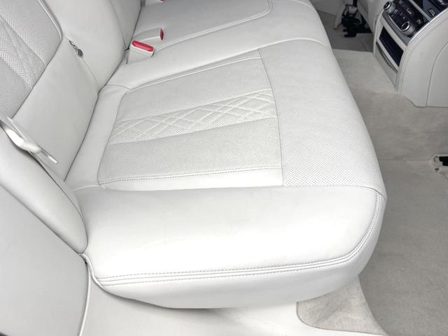 ７シリーズ ７４０ｉ　Ｍスポーツ　サンルーフ　革シート　ＯＰ２０インチＡＷ　レーザーライト　純正ナビＴＶ　３６０度カメラ　ｈａｒｍａｎ－ｋａｒｄｏｎ　ＨＵＤ　アクティブクルコン　パワーシート　シートヒーター　パドルシフト　ＥＴＣ　禁煙（59枚目）
