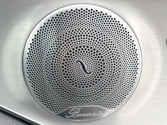 ＧＬＣ ＧＬＣ２２０ｄ　４マチックスポーツ（本革仕様）　パノラミックスライディングルーフ　Ｂｕｒｍｅｓｔｅｒサウンド　ヘッドアップディスプレイ　全席シートヒーター　パワーシート　純正１９インチアルミホイール　キーレスゴー　パワーバックドア　ＥＴＣ（7枚目）