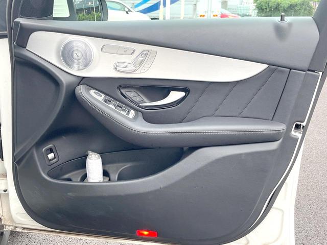 ＧＬＣ ＧＬＣ２２０ｄ　４マチックスポーツ（本革仕様）　パノラミックスライディングルーフ　Ｂｕｒｍｅｓｔｅｒサウンド　ヘッドアップディスプレイ　全席シートヒーター　パワーシート　純正１９インチアルミホイール　キーレスゴー　パワーバックドア　ＥＴＣ（26枚目）