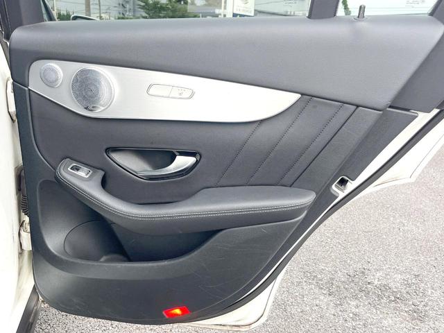 ＧＬＣ ＧＬＣ２２０ｄ　４マチックスポーツ（本革仕様）　パノラミックスライディングルーフ　Ｂｕｒｍｅｓｔｅｒサウンド　ヘッドアップディスプレイ　全席シートヒーター　パワーシート　純正１９インチアルミホイール　キーレスゴー　パワーバックドア　ＥＴＣ（28枚目）