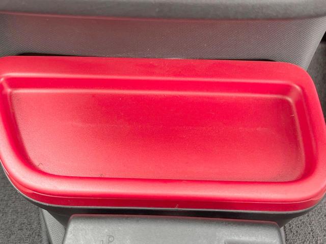 トゥインゴ インテンス　キャンバストップ　ｃａｒｒｏｚｚｅｒｉａ製ナビ　フルセグＴＶ　クルーズコントロール　クリアランスソナー　オートライト　オートエアコン　純正１５インチアルミ　ＥＴＣ　禁煙車（45枚目）