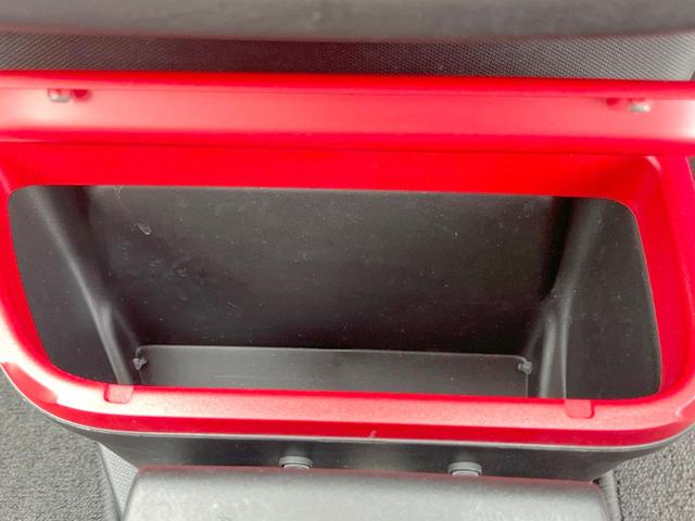 トゥインゴ インテンス　キャンバストップ　ｃａｒｒｏｚｚｅｒｉａ製ナビ　フルセグＴＶ　クルーズコントロール　クリアランスソナー　オートライト　オートエアコン　純正１５インチアルミ　ＥＴＣ　禁煙車（46枚目）