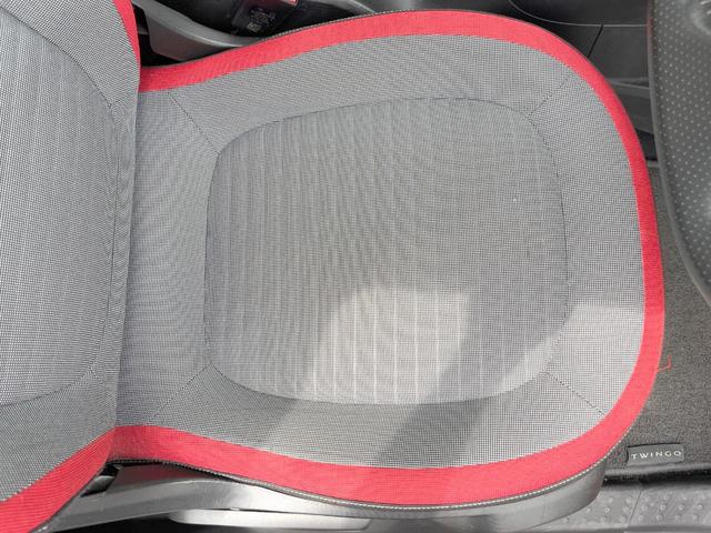 トゥインゴ インテンス　キャンバストップ　ｃａｒｒｏｚｚｅｒｉａ製ナビ　フルセグＴＶ　クルーズコントロール　クリアランスソナー　オートライト　オートエアコン　純正１５インチアルミ　ＥＴＣ　禁煙車（48枚目）