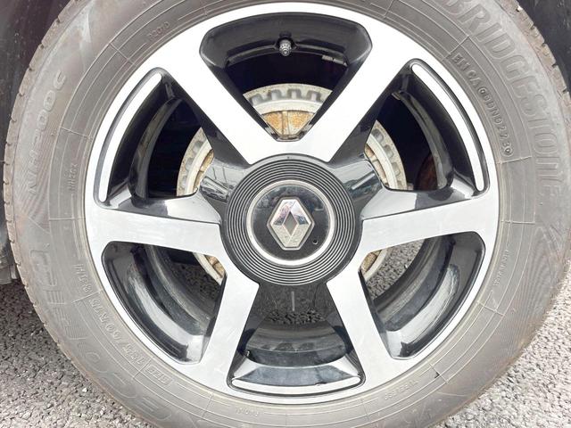 トゥインゴ インテンス　キャンバストップ　ｃａｒｒｏｚｚｅｒｉａ製ナビ　フルセグＴＶ　クルーズコントロール　クリアランスソナー　オートライト　オートエアコン　純正１５インチアルミ　ＥＴＣ　禁煙車（57枚目）