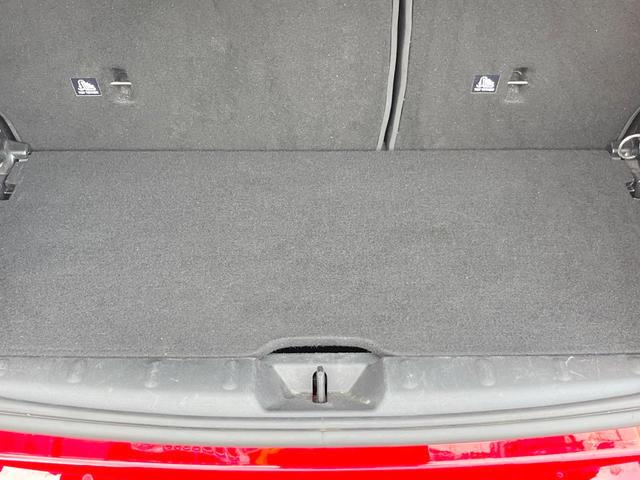 ＭＩＮＩ クーパーＳ　３ドア　カメラ／パーキングアシストＰＫＧ　ペッパーＰＫＧ　エナジェティックスタイル　ＡｐｐｌｅＣａｒＰｌａｙ　純正ナビ　バックカメラ　ＪＣＷ革巻ステアリング　衝突軽減　ＯＰ１７インチＡＷ　ＥＴＣ（22枚目）