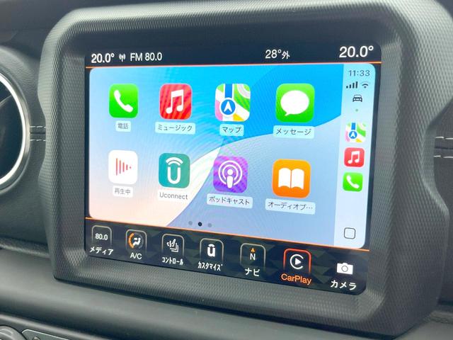 ジープ・ラングラーアンリミテッド サハラ　１オーナー　黒革シート　ＡｐｐｌｅＣａｒＰｌａｙ　純正ナビＴＶ　バックカメラ　アダプティブクルコン　シートヒーター　純正１８インチＡＷ　パークアシスト　ブラインドスポットモニター　ＥＴＣ　禁煙車（4枚目）