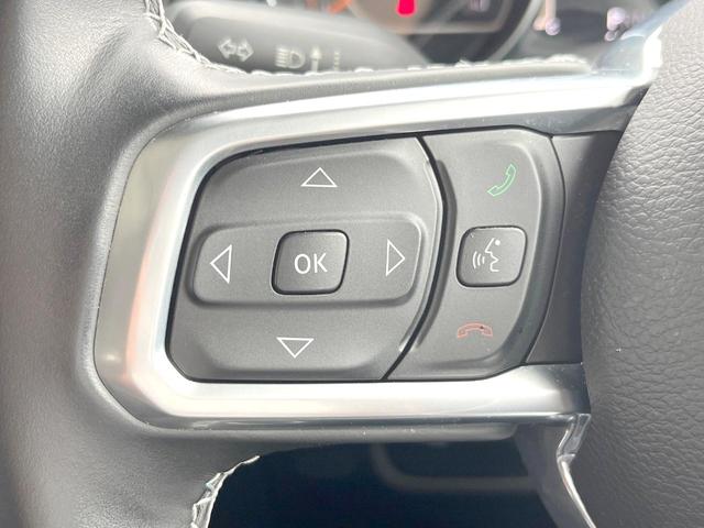 ジープ・ラングラーアンリミテッド サハラ　１オーナー　黒革シート　ＡｐｐｌｅＣａｒＰｌａｙ　純正ナビＴＶ　バックカメラ　アダプティブクルコン　シートヒーター　純正１８インチＡＷ　パークアシスト　ブラインドスポットモニター　ＥＴＣ　禁煙車（28枚目）