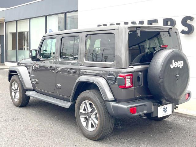 ジープ・ラングラーアンリミテッド サハラ　１オーナー　黒革シート　ＡｐｐｌｅＣａｒＰｌａｙ　純正ナビＴＶ　バックカメラ　アダプティブクルコン　シートヒーター　純正１８インチＡＷ　パークアシスト　ブラインドスポットモニター　ＥＴＣ　禁煙車（44枚目）