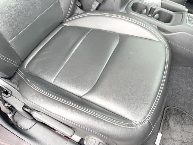 ジープ・ラングラーアンリミテッド サハラ　１オーナー　黒革シート　ＡｐｐｌｅＣａｒＰｌａｙ　純正ナビＴＶ　バックカメラ　アダプティブクルコン　シートヒーター　純正１８インチＡＷ　パークアシスト　ブラインドスポットモニター　ＥＴＣ　禁煙車（50枚目）