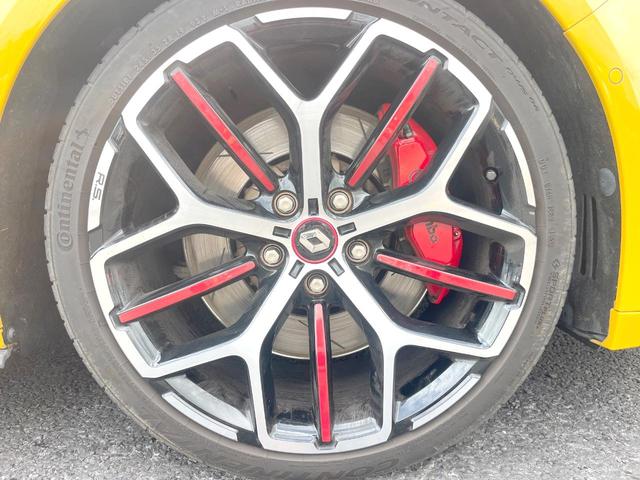 メガーヌ ルノー　スポール　トロフィー　６ＭＴ　Ａｐｐｌｅｃａｒｐｌａｙ　リアビューカメラ　「Ｒ．Ｓ．」ＲＥＣＡＲＯ製バケットシート　Ｂｒｅｍｂｏ製ブレーキキャリパー　走行モードセレクタ　純正１９インチＡＷ　ＬＥＤヘッド　ＥＴＣ（44枚目）