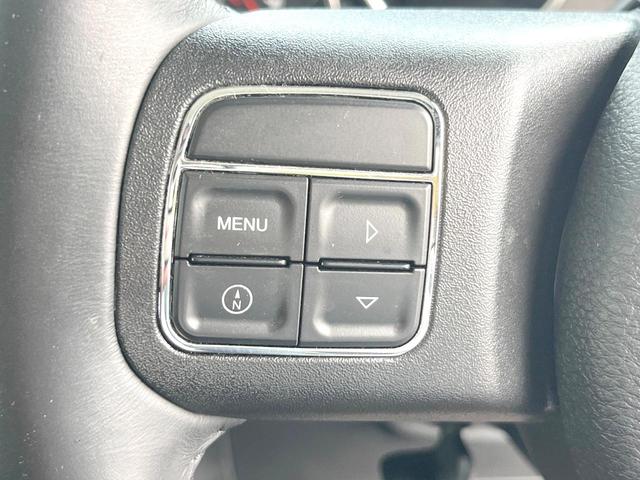 ジープ・ラングラーアンリミテッド スポーツ　ｃａｒｒｏｚｚｅｒｉａ製ナビＴＶ　バックカメラ　クルーズコントロール　オートエアコン　ＬＥＤヘッドランプ／ＬＥＤフロントフォグ　サイドカメラ　サイドステップ　純正１７インチＡＷ　ＥＴＣ　禁煙車（27枚目）