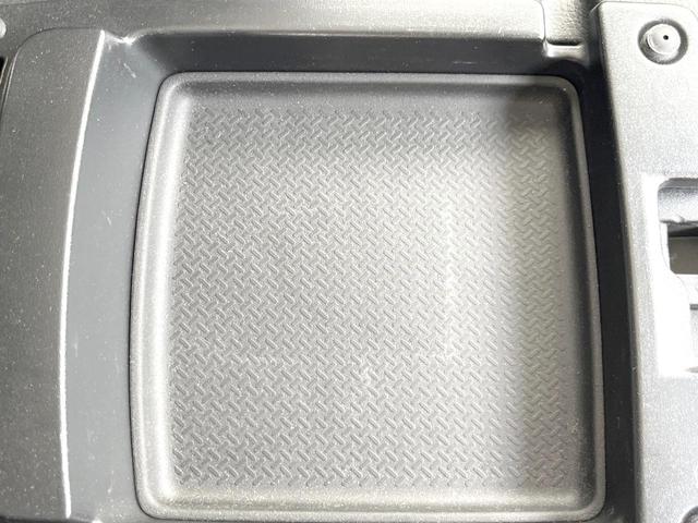 ジープ・ラングラーアンリミテッド スポーツ　ｃａｒｒｏｚｚｅｒｉａ製ナビＴＶ　バックカメラ　クルーズコントロール　オートエアコン　ＬＥＤヘッドランプ／ＬＥＤフロントフォグ　サイドカメラ　サイドステップ　純正１７インチＡＷ　ＥＴＣ　禁煙車（37枚目）