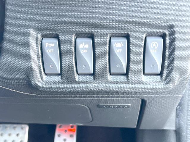 スマートフォーフォー ＢＲＡＢＵＳ　エクスクルーシブ　パノラミックルーフ　黒革シート　衝突被害軽減システム　Ｐａｎａｓｏｎｉｃ製ポータブルナビ　バックカメラ　レーンキープ　クルコン　シートヒーター　Ｂｌｕｅｔｏｏｔｈ接続　純正１７インチＡＷ　ＥＴＣ　禁煙（30枚目）