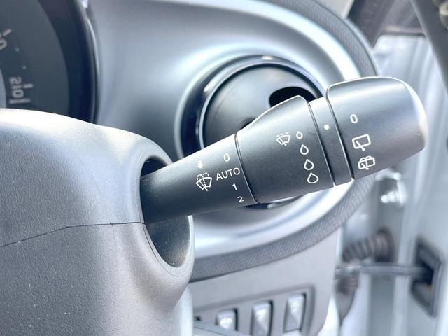 スマートフォーフォー ＢＲＡＢＵＳ　エクスクルーシブ　パノラミックルーフ　黒革シート　衝突被害軽減システム　Ｐａｎａｓｏｎｉｃ製ポータブルナビ　バックカメラ　レーンキープ　クルコン　シートヒーター　Ｂｌｕｅｔｏｏｔｈ接続　純正１７インチＡＷ　ＥＴＣ　禁煙（34枚目）