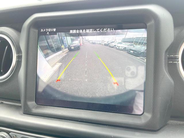 ジープ・ラングラーアンリミテッド サハラ　黒革シート　シートヒーター　ＡｐｐｌｅＣａｒＰｌａｙ　純正ナビＴＶ　バックカメラ　アダプティブクルーズ　ブラインドスポットモニター　ＬＥＤヘッドランプ　ＡＬＰＩＮＥ製９スピーカー　ＥＴＣ　禁煙（5枚目）