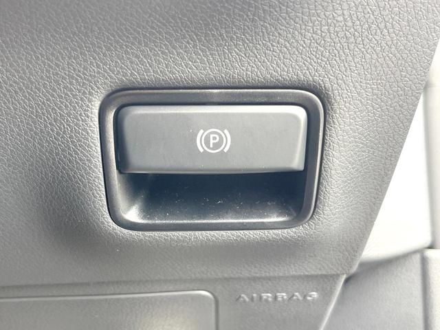 ＣＬＡクラス シューティングブレーク ＣＬＡ１８０　シューティングブレーク　スポーツ　ＡＭＧレザーエクスクルーシブＰＫＧ　レーダーセーフティＰＫＧ　純正ナビＴＶ　革シート　パノラミックスライディングルーフ　ｈａｒｍａｎ／ｋａｒｄｏｎ　バックカメラ　ブラインドスポット　パワーシート　禁煙（29枚目）
