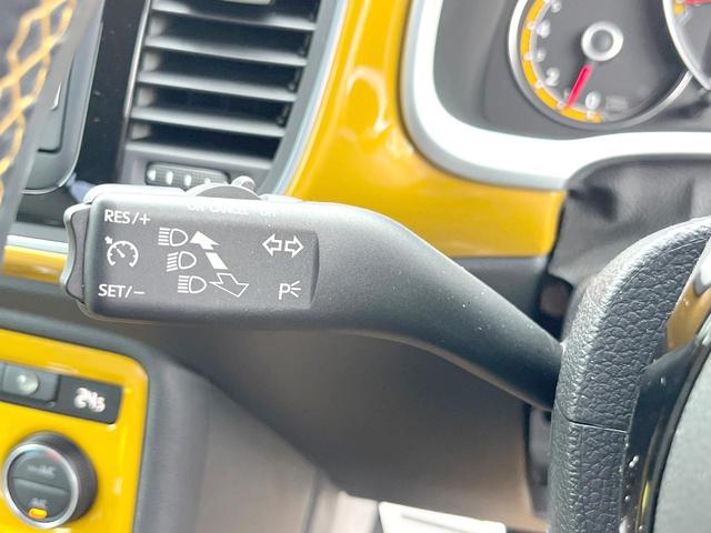 ザ・ビートル デューン　特別仕様　専用ボディ色サンドストームイエローメタリック　オートクルーズコントロール　パークディスタンスコントロール　ＨＩＤヘッドランプ　スマートエントリー　純正ナビＴＶ　リアビューカメラ　オートライト（6枚目）