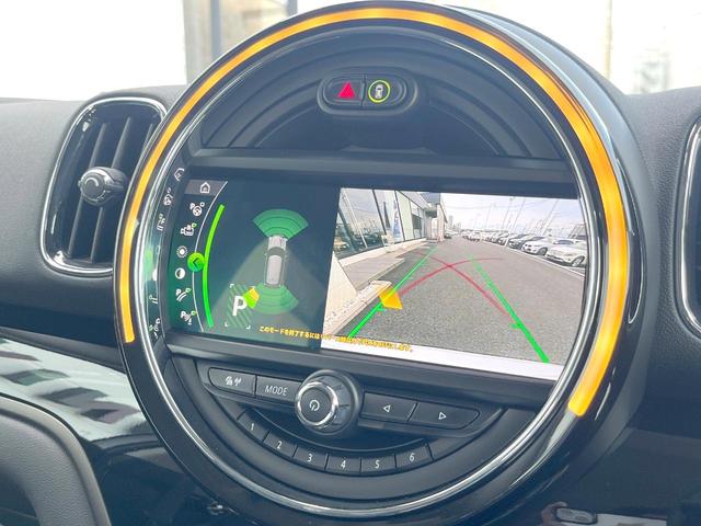 ＭＩＮＩ クーパーＳＤ　クロスオーバー　オール４　レザーシートＰＫＧ　パワーシート　シートヒーター　純正ナビ　リアビューカメラ　パーキングアシスト　ドライビングモード　ＬＥＤヘッドランプ　電動リア　ツインマフラー　純正１８インチＡＷ　ＥＴＣ　禁煙（5枚目）