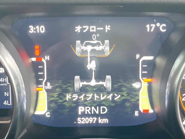 ジープ・ラングラーアンリミテッド サハラ　黒革　ＡｐｐｌｅＣａｒＰｌａｙ　純正ナビＴＶ　バックカメラ　アダプティブクルーズコントロール　シートヒーター　ステアリングヒーター　純正１８インチＡＷ　ＬＥＤヘッドランプ　ＥＴＣ　禁煙車（32枚目）