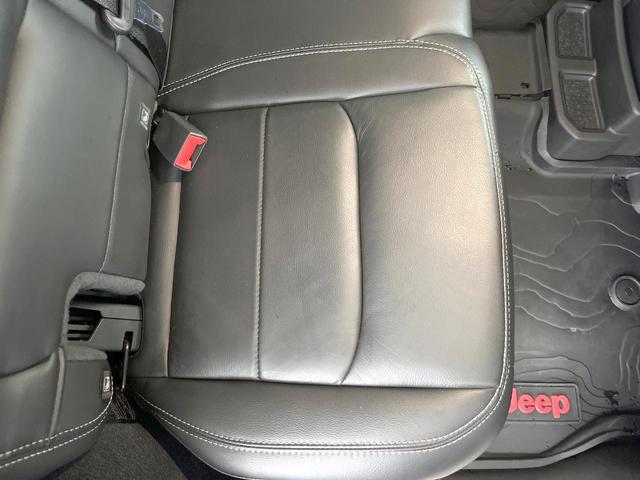 ジープ・ラングラーアンリミテッド サハラ　黒革　ＡｐｐｌｅＣａｒＰｌａｙ　純正ナビＴＶ　バックカメラ　アダプティブクルーズコントロール　シートヒーター　ステアリングヒーター　純正１８インチＡＷ　ＬＥＤヘッドランプ　ＥＴＣ　禁煙車（62枚目）