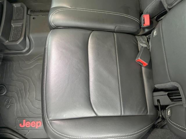 ジープ・ラングラーアンリミテッド サハラ　黒革　ＡｐｐｌｅＣａｒＰｌａｙ　純正ナビＴＶ　バックカメラ　アダプティブクルーズコントロール　シートヒーター　ステアリングヒーター　純正１８インチＡＷ　ＬＥＤヘッドランプ　ＥＴＣ　禁煙車（63枚目）