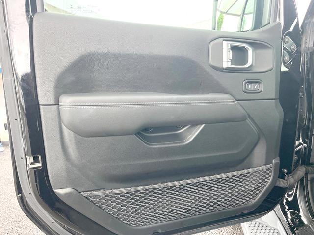 ジープ・ラングラーアンリミテッド サハラ　黒革　ＡｐｐｌｅＣａｒＰｌａｙ　純正ナビＴＶ　バックカメラ　アダプティブクルーズコントロール　シートヒーター　ステアリングヒーター　純正１８インチＡＷ　ＬＥＤヘッドランプ　ＥＴＣ　禁煙車（66枚目）