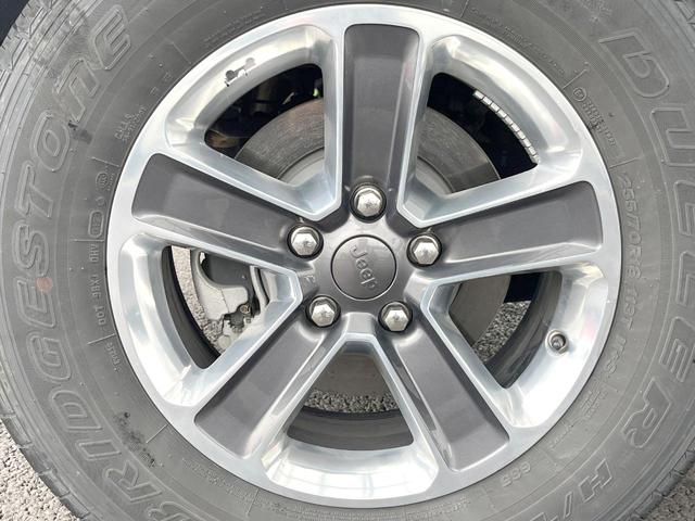ジープ・ラングラーアンリミテッド サハラ　黒革　ＡｐｐｌｅＣａｒＰｌａｙ　純正ナビＴＶ　バックカメラ　アダプティブクルーズコントロール　シートヒーター　ステアリングヒーター　純正１８インチＡＷ　ＬＥＤヘッドランプ　ＥＴＣ　禁煙車（72枚目）