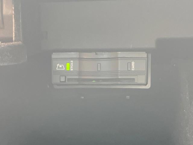 Ｂクラス Ｂ２００ｄ　ＡＭＧライン　レーダーセーフティＰＫＧ　ナビゲーションＰＫＧ　純正ナビＴＶ　バックカメラ　パークトロニック　パーキングアシスト　パワーシート　シートヒーター　純正１８インチＡＷ　ＬＥＤヘッドランプ　ＥＴＣ　禁煙車（7枚目）