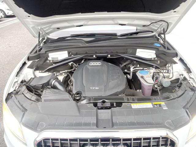 Ｑ５ ２．０ＴＦＳＩクワトロ　２０１６ＭＹ　パワーバックドア　純正ナビＴＶ　バックカメラ　ハーフレザー　純正１９インチ５本スポークＡＷ　クルーズコントロール　パワーシート　専用スポーツサスペンション　ＨＩＤヘッド　ＥＴＣ　禁煙車（18枚目）