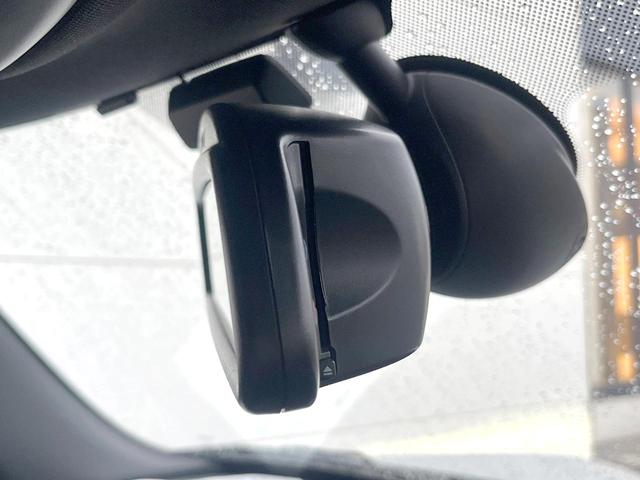 ＭＩＮＩ ジョンクーパーワークス　３ドア　純正ナビ　地デジＴＶ　リアビューカメラ　ヘッドアップディスプレイ　オートクルーズコントロール　パドルシフト　ＬＥＤヘッドランプ　ジョンクーパーワークスエアロダイナミックキット　ＥＴＣ　禁煙車（7枚目）