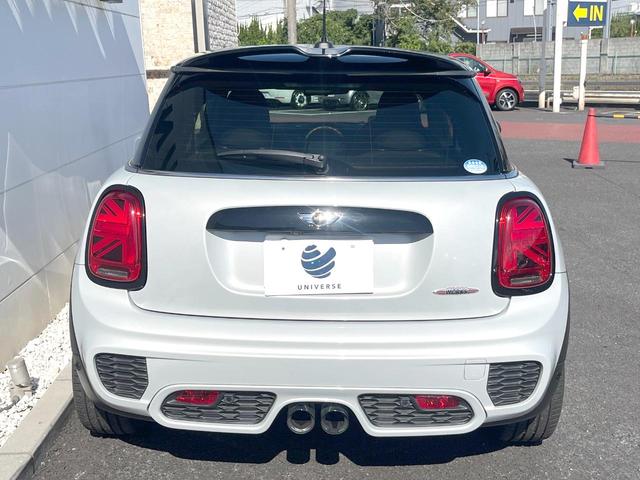 ＭＩＮＩ ジョンクーパーワークス　３ドア　純正ナビ　地デジＴＶ　リアビューカメラ　ヘッドアップディスプレイ　オートクルーズコントロール　パドルシフト　ＬＥＤヘッドランプ　ジョンクーパーワークスエアロダイナミックキット　ＥＴＣ　禁煙車（15枚目）