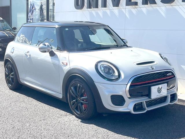 ＭＩＮＩ ジョンクーパーワークス　３ドア　純正ナビ　地デジＴＶ　リアビューカメラ　ヘッドアップディスプレイ　オートクルーズコントロール　パドルシフト　ＬＥＤヘッドランプ　ジョンクーパーワークスエアロダイナミックキット　ＥＴＣ　禁煙車（16枚目）
