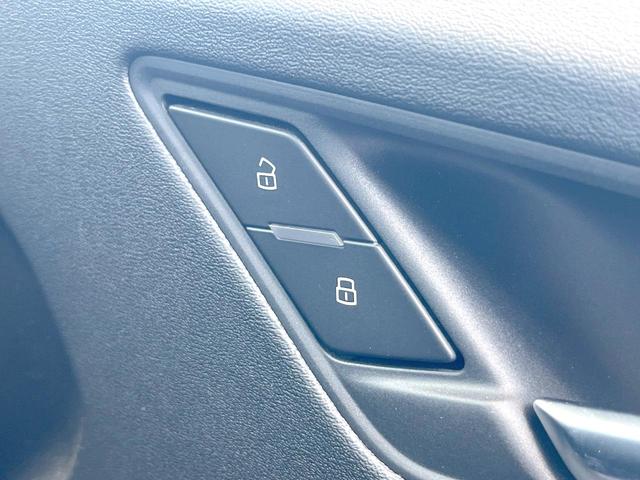ＴＴクーペ １．８ＴＦＳＩ　１ｓｔエディション　特別仕様車　純正ナビＴＶ　バーチャルコックピット　アシスタンスＰＫＧ　クルーズコントロール　純正１８インチ１０本スポークＡＷ　ＬＥＤヘッド　ダイナミックインジケーター　フロントエアロバンパー　ＥＴＣ（25枚目）