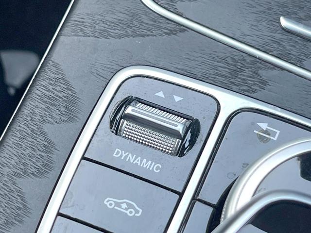 Ｃクラスステーションワゴン Ｃ２００　ステーションワゴン　スポーツ　レーダーセーフティＰＫＧ　黒革シート　純正ナビＴＶ　バックカメラ　パワーシート　シートヒーター　パークトロニック　パワーバックドア　アダプティブハイビームアシスト　純正１８インチＡＷ　ＥＴＣ　禁煙車（51枚目）