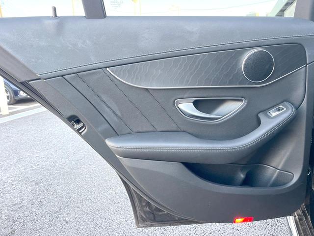 Ｃクラスステーションワゴン Ｃ２００　ステーションワゴン　スポーツ　レーダーセーフティＰＫＧ　黒革シート　純正ナビＴＶ　バックカメラ　パワーシート　シートヒーター　パークトロニック　パワーバックドア　アダプティブハイビームアシスト　純正１８インチＡＷ　ＥＴＣ　禁煙車（57枚目）