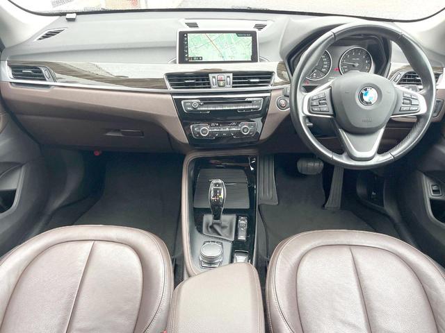 Ｘ１ ｘＤｒｉｖｅ　２５ｉ　ｘライン　ハイラインＰＫＧ　モカ革シート　純正ナビ　バックカメラ　アクティブクルコン　シートヒーター　パワーシート　パワーバックドア　ＬＥＤヘッドランプ　純正１８インチＡＷ　コンフォートアクセス　ＥＴＣ　禁煙車（2枚目）