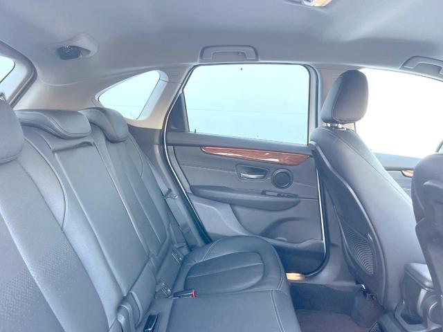 ２シリーズ ２１８ｉアクティブツアラー　ラグジュアリー　パーキングサポートＰＫＧ　コンフォートＰＫＧ　ＯＰ１７インチアルミホイール　黒革シート　パワーシート　シートヒーター　純正ナビ　リアビューカメラ　パワーバックドア　コンフォートアクセス　ＥＴＣ（10枚目）