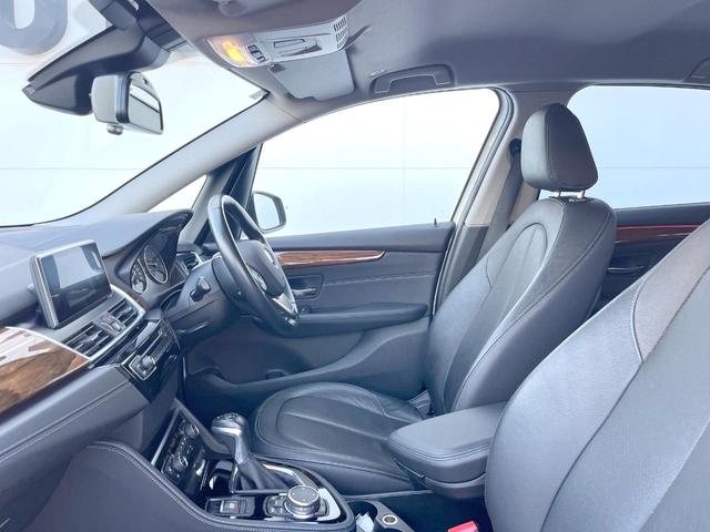 ２シリーズ ２１８ｉアクティブツアラー　ラグジュアリー　パーキングサポートＰＫＧ　コンフォートＰＫＧ　ＯＰ１７インチアルミホイール　黒革シート　パワーシート　シートヒーター　純正ナビ　リアビューカメラ　パワーバックドア　コンフォートアクセス　ＥＴＣ（43枚目）