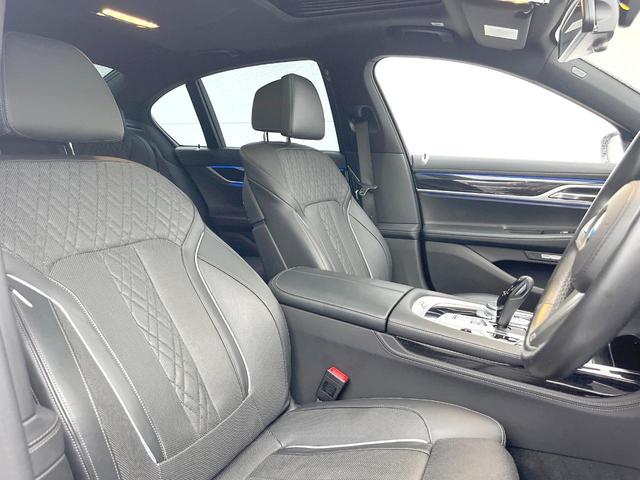 ７シリーズ ７４０ｄ　ｘＤｒｉｖｅ　Ｍスポーツ　サンルーフ　黒革シート　純正ナビＴＶ　３６０度カメラ　アクティブクルコン　ｈａｒｍａｎ／ｋａｒｄｏｎ　シートヒーター　シートベンチレーション　ＨＵＤ　純正２０インチＡＷ　レーザーライト　ＥＴＣ　禁煙車（9枚目）