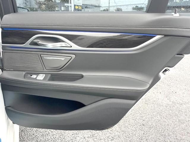 ７シリーズ ７４０ｄ　ｘＤｒｉｖｅ　Ｍスポーツ　サンルーフ　黒革シート　純正ナビＴＶ　３６０度カメラ　アクティブクルコン　ｈａｒｍａｎ／ｋａｒｄｏｎ　シートヒーター　シートベンチレーション　ＨＵＤ　純正２０インチＡＷ　レーザーライト　ＥＴＣ　禁煙車（53枚目）