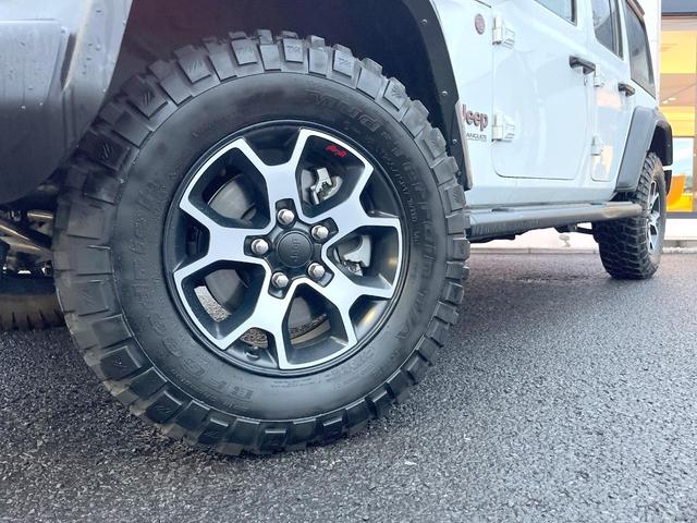 ジープ・ラングラーアンリミテッド ルビコン ロックトラックフルタイム4WD 電子制御式フロントスウェイバーディスコネクト 黒革シート シートヒーター アダプティブクルーズコントロール 純正ナビ リアビューカメラ LEDヘッドランプ ETC(14枚目)