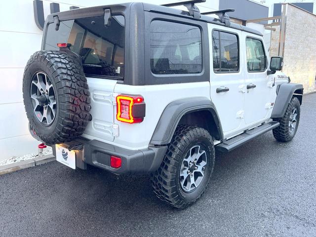 ジープ・ラングラーアンリミテッド ルビコン ロックトラックフルタイム4WD 電子制御式フロントスウェイバーディスコネクト 黒革シート シートヒーター アダプティブクルーズコントロール 純正ナビ リアビューカメラ LEDヘッドランプ ETC(18枚目)