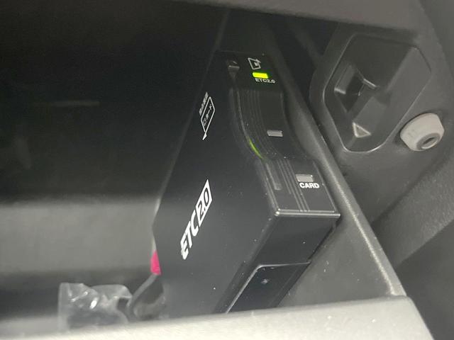 ジープ・ラングラーアンリミテッド サハラ 1オーナー 黒革 純正ナビTV AppleCarPlay バックカメラ アダプティブクルコン シートヒーター ステアリングヒーター LEDヘッド オートハイビーム 純正18インチAW ETC 禁煙(8枚目)