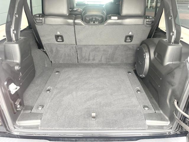 ジープ・ラングラーアンリミテッド サハラ 1オーナー 黒革 純正ナビTV AppleCarPlay バックカメラ アダプティブクルコン シートヒーター ステアリングヒーター LEDヘッド オートハイビーム 純正18インチAW ETC 禁煙(11枚目)
