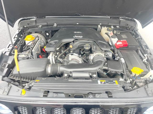ジープ・ラングラーアンリミテッド サハラ 1オーナー 黒革 純正ナビTV AppleCarPlay バックカメラ アダプティブクルコン シートヒーター ステアリングヒーター LEDヘッド オートハイビーム 純正18インチAW ETC 禁煙(19枚目)