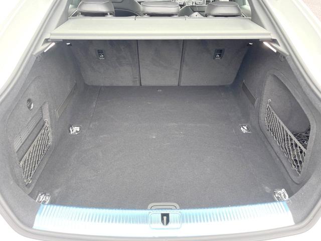 Ａ５スポーツバック ４０ＴＦＳＩスポーツ　ＳラインＰＫＧ　シートヒーター　純正ナビＴＶ　３６０度カメラ　マトリクスＬＥＤヘッドランプ　バーチャルコックピット　アダプティブクルコン　メモリー付パワーシート　純正１８インチＡＷ　ＥＴＣ　禁煙車（11枚目）