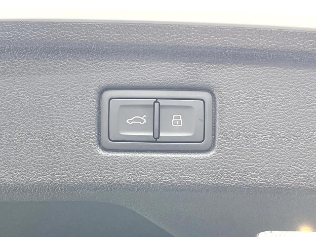 Ａ５スポーツバック ４０ＴＦＳＩスポーツ　ＳラインＰＫＧ　シートヒーター　純正ナビＴＶ　３６０度カメラ　マトリクスＬＥＤヘッドランプ　バーチャルコックピット　アダプティブクルコン　メモリー付パワーシート　純正１８インチＡＷ　ＥＴＣ　禁煙車（32枚目）