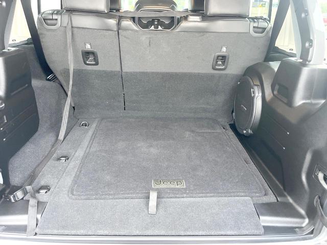 ジープ・ラングラーアンリミテッド リミテッドEDウィズサンライダフリップTフォーハドT 特別仕様車 黒革シート AppleCarPlay 純正ナビTV バックカメラ アダプティブクルコン サンライダーフリップトップ シートヒーター LEDヘッドランプ オートハイビーム ETC 禁煙車(12枚目)